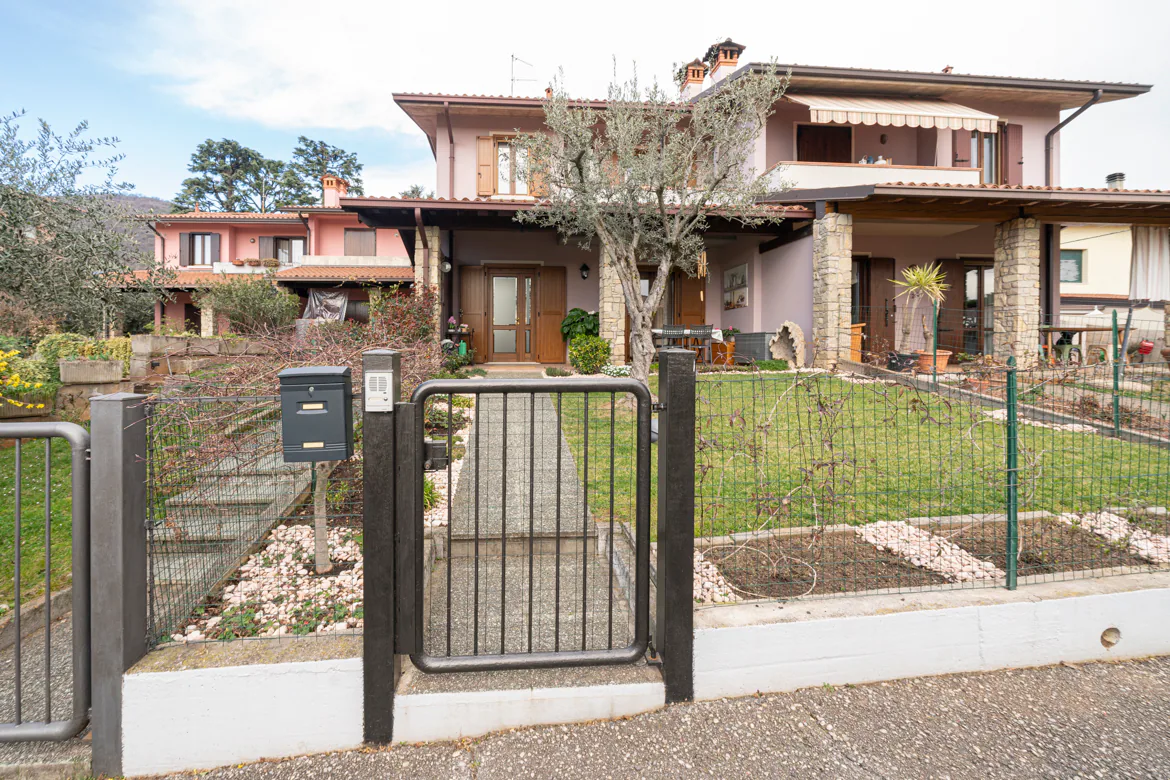 Bifamiliare con giardino a Gavardo – foto principale