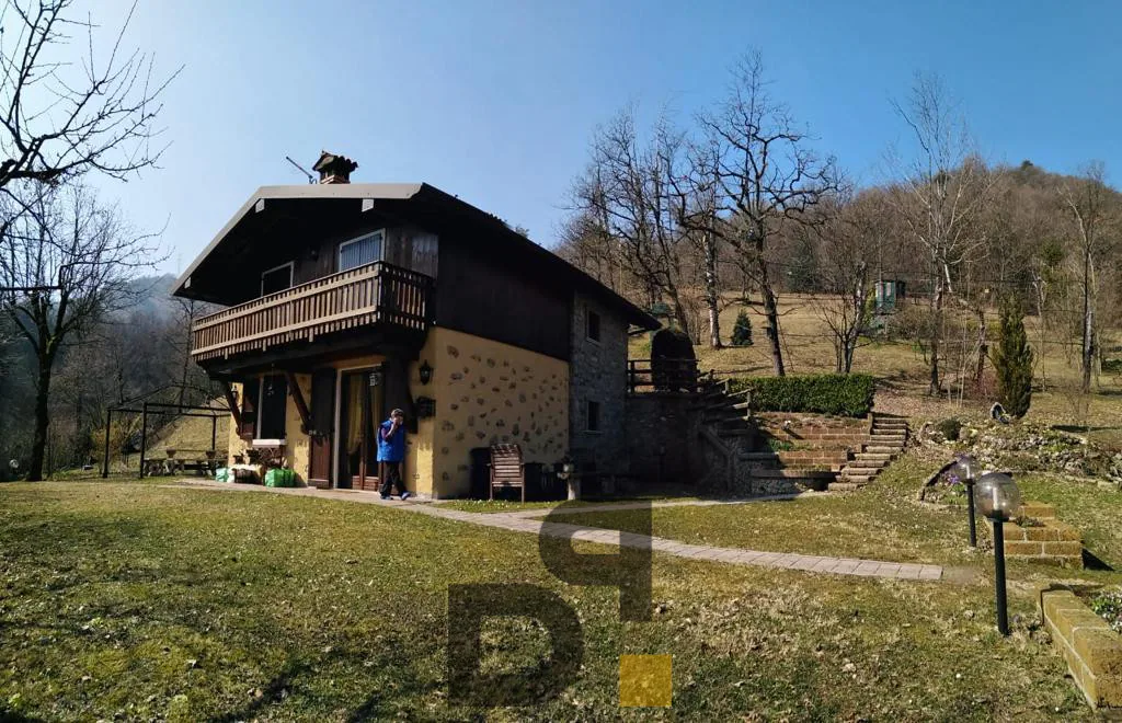 Casa singola con giardino a Gavardo – foto principale