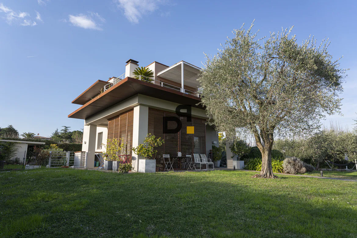 Villa con giardino a Moniga del Garda: foto 4