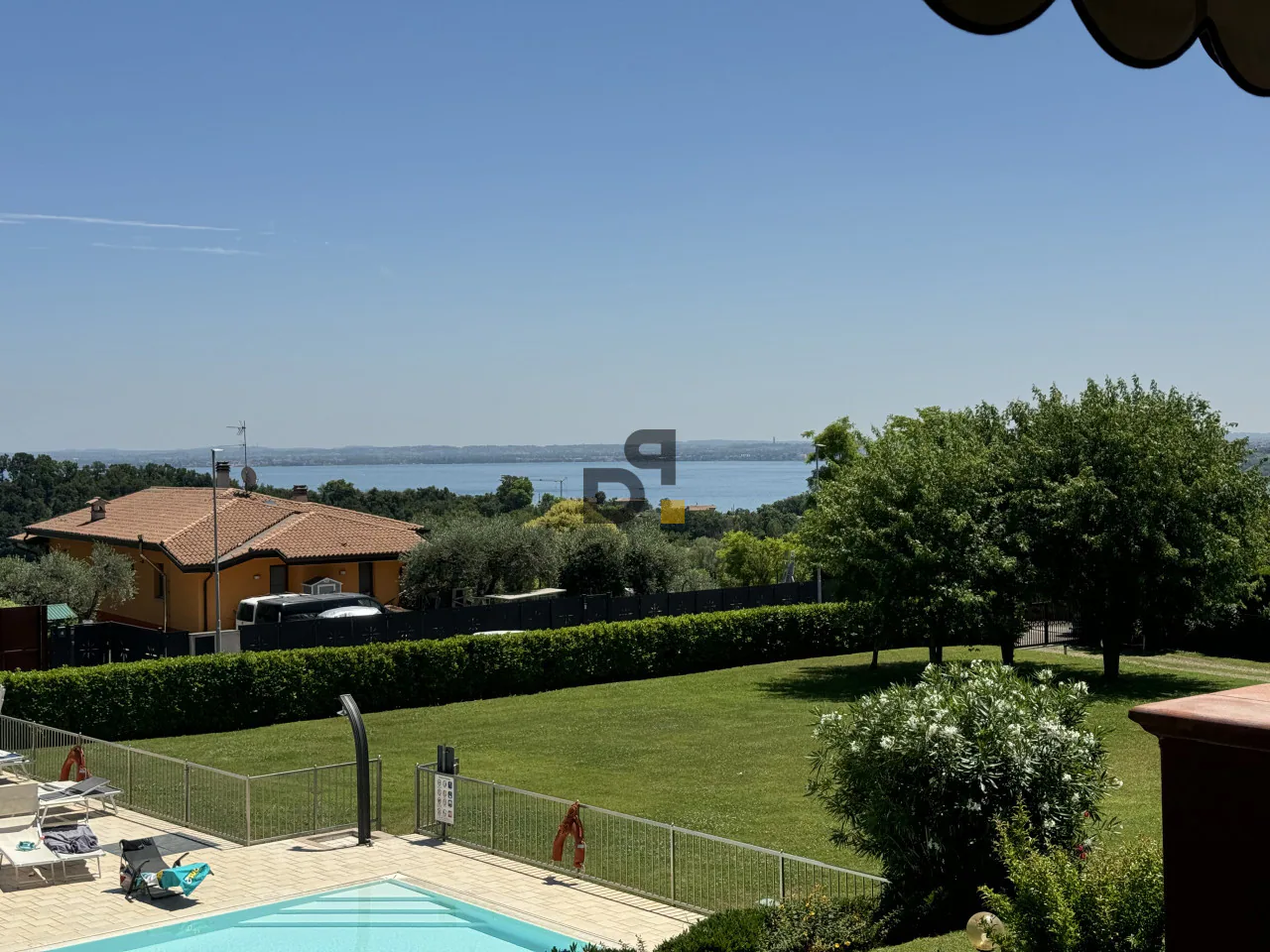 Appartamento con piscina e vista lago a Soiano del Lago: foto 4