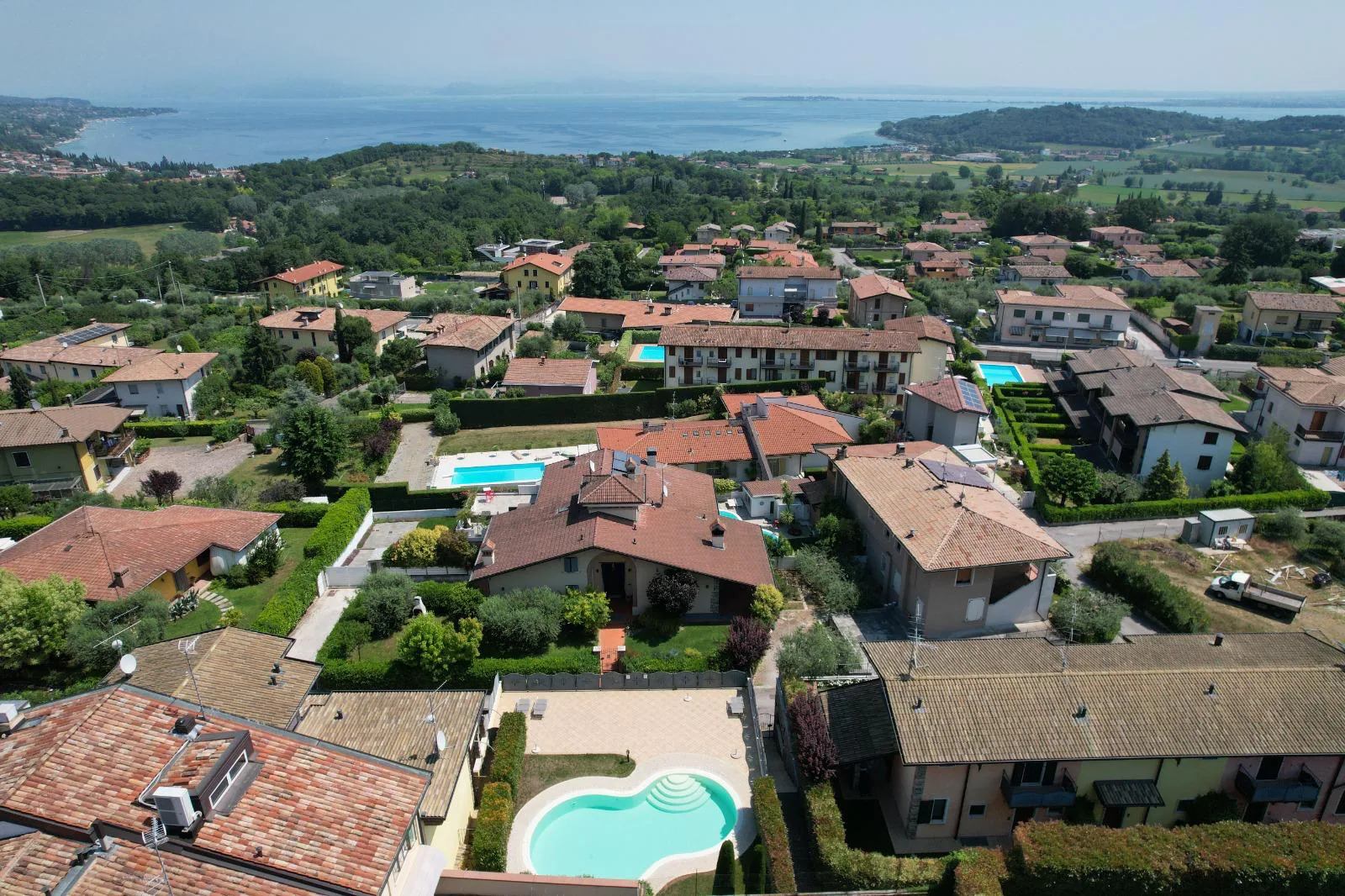 Casa a schiera con piscina e vista lago a Lonato del Garda: foto 4