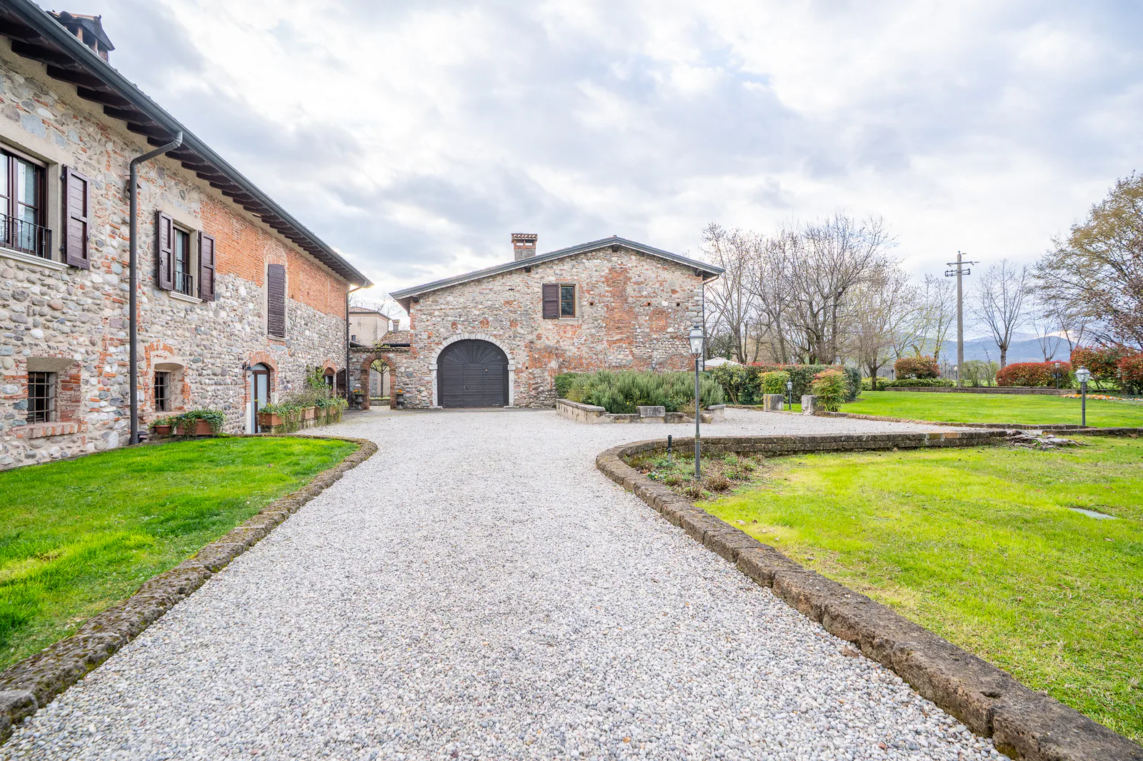 Trilocale con piscina a Bedizzole – foto principale