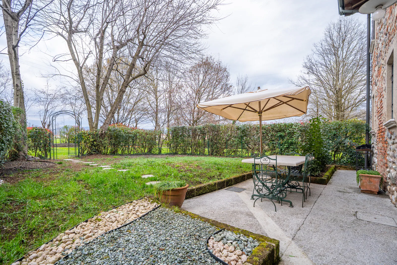 Trilocale con piscina a Bedizzole: foto 5