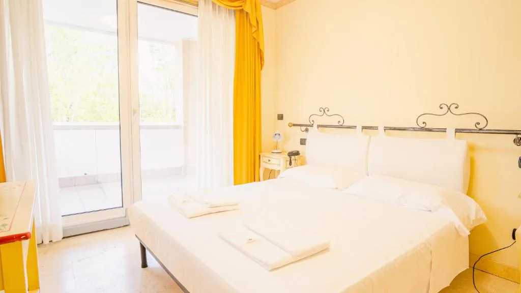 Monolocale con piscina e vista lago a Desenzano del Garda: foto 5